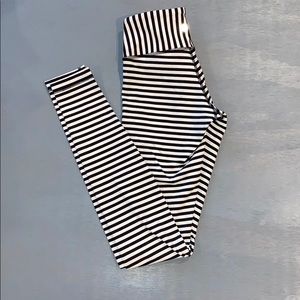 LULULEMON LONG PANT SIZE 2